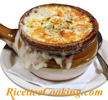 Soupe a l'oignon (Zuppa di cipolle)